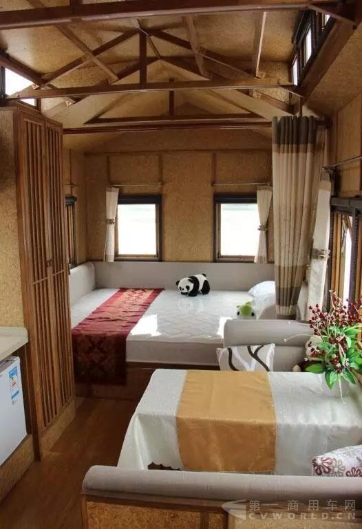 全球首款竹鋼營(yíng)地房車在中通下線，快來看看長(zhǎng)啥樣？2.webp.jpg