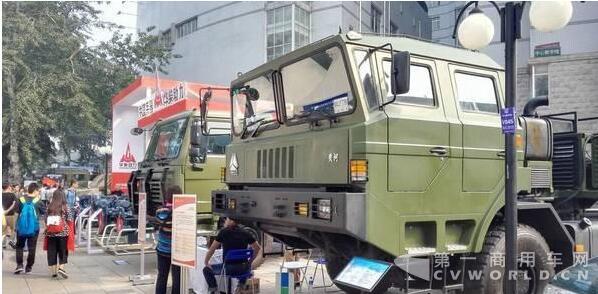 陜汽出品的S×2150N型5噸級中型高機動越野車.jpg