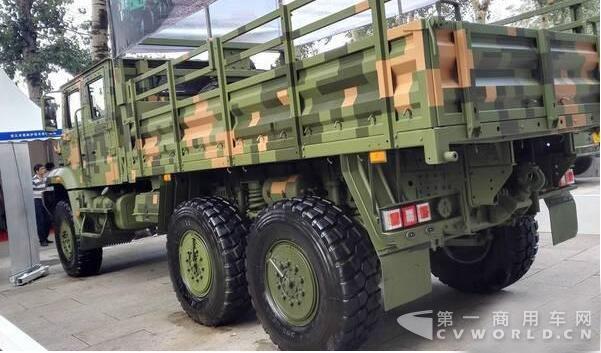 一汽解放出品的勝虎中型高機動性通用戰術車輛.jpg