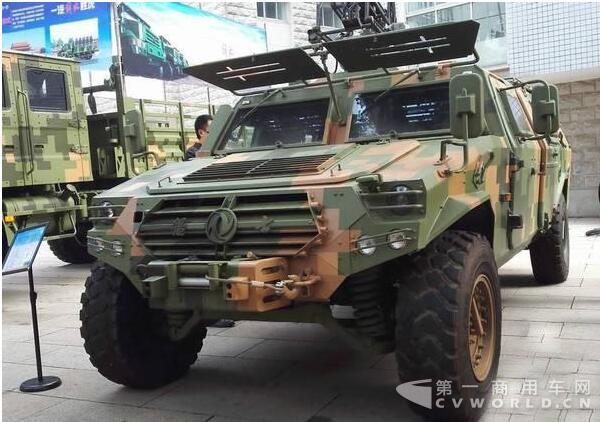 CSK141猛士突擊車，可加裝重機槍、榴彈發射器等武器，以及電臺、二代北斗導航等信息化裝備，作為步兵戰斗班組作戰車輛，遂行戰場快速部署、機動突擊等任務。.jpg