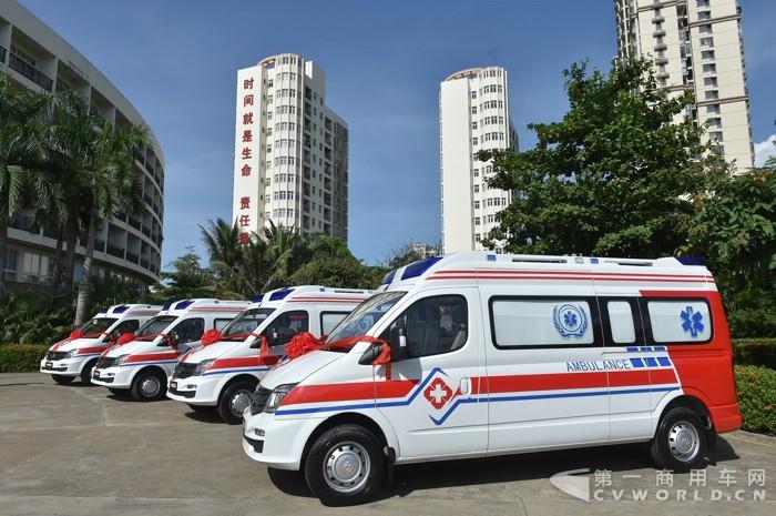 捐贈現場車隊1.jpg