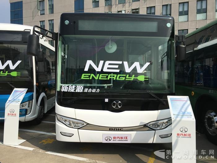 北汽長江BJ6101B11CHEV插電式混合動力公交車.jpg