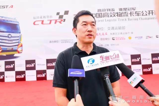 福田戴姆勒汽車營銷公司副總經理徐向明接受媒體專訪.jpg