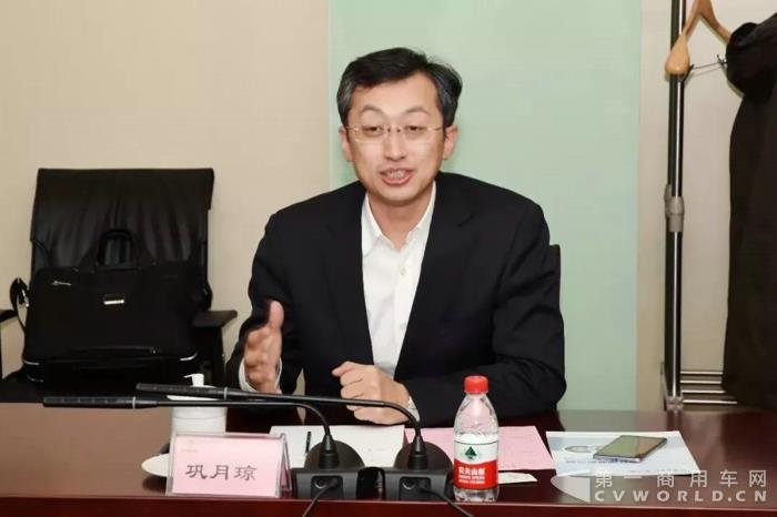 福田汽車集團總經(jīng)理鞏月瓊一行訪問法士特1.jpg