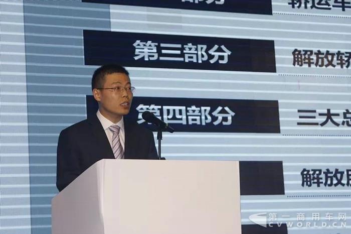 解放J6L轎運車推介會為何上海外灘的4S店，都愛這款轎運車？2.jpg