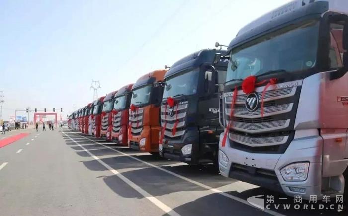 50輛歐曼EST510超級卡車交付，福田戴姆勒以高效運輸解決方案贏客戶信賴4.jpg