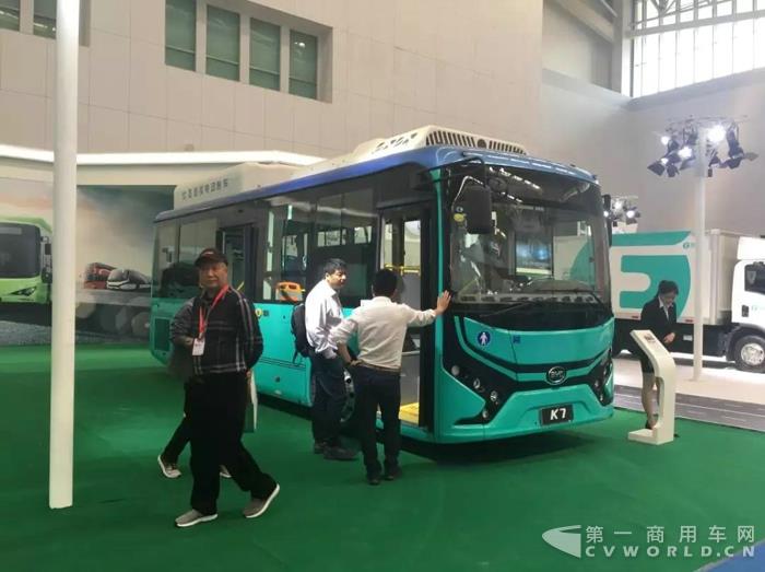 高端科技成就行業標桿 比亞迪商用車亮相天津客車展2.jpg