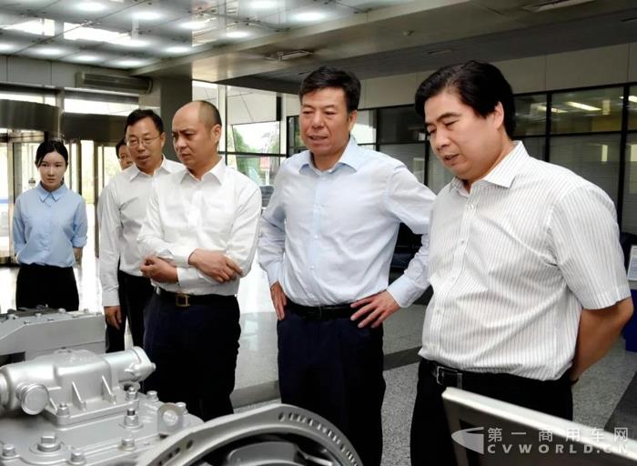 法士特與大運汽車簽署戰略合作協議5.jpg