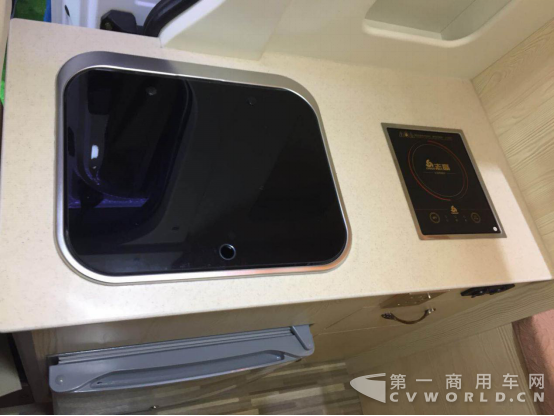 【新聞通稿】三款新車亮相電動車展 北汽長江發力城市物流出行服務 V1-20180621473.png