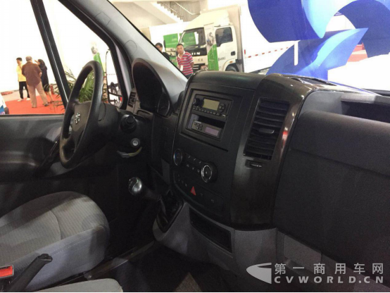 【新聞通稿】三款新車亮相電動車展 北汽長江發力城市物流出行服務 V1-20180621621.png