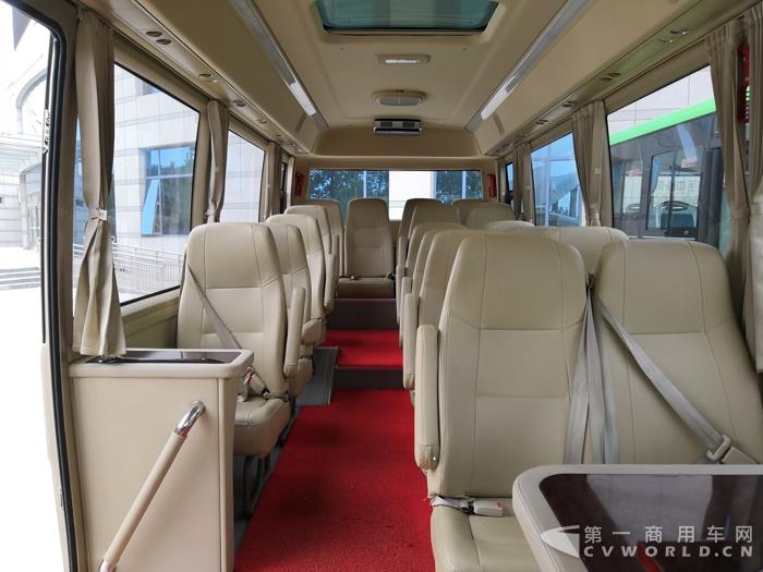 車內空間.jpg