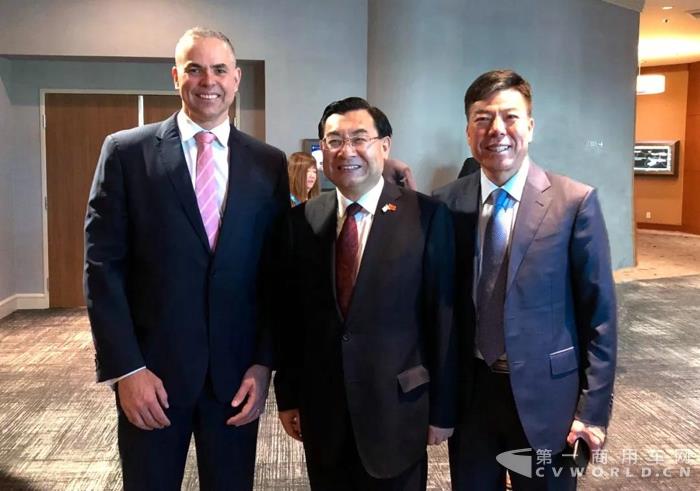 法士特與伊頓在美國舊金山簽署戰略協議2.jpg