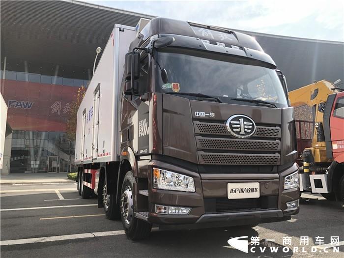 J6P國(guó)六冷藏車_副本.jpg