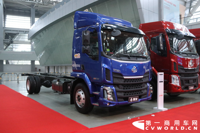 搭載玉柴YCS04200-68發動機的乘龍M3載貨車.png