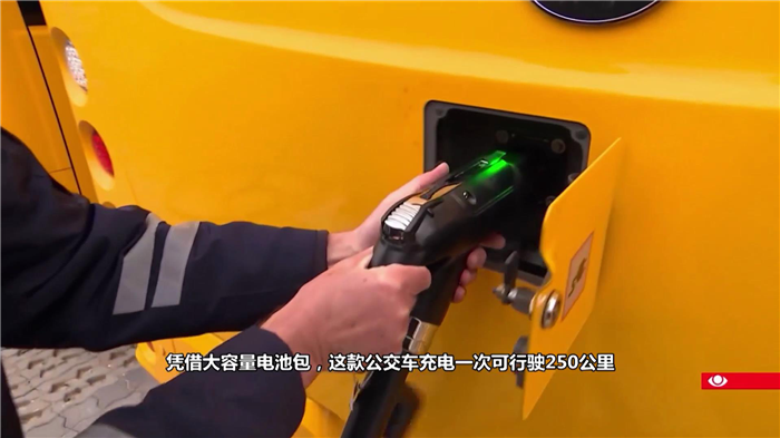 7月中旬，102輛宇通純電動客車開始分批發運，目的地——挪威。這筆訂單的達成，在宇通十五年國際化航程上刻下了新的標記。不僅如此，對于位處北歐的挪威而言，這筆訂單同樣具有標志性意義：這是挪威目前一次性采購最大的一批電動車，也是目前歐洲單筆最大批量的純電動客車訂單。