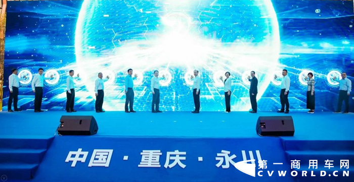 金龍-百度L4級自動駕駛中巴全球首發.png