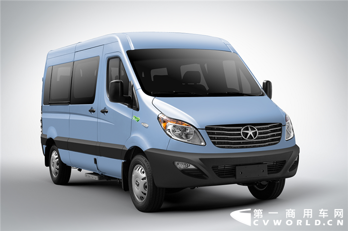 12月9日，安徽江淮汽車集團股份有限公司（以下簡稱“江淮汽車”）發(fā)布2020年11月產(chǎn)銷快報。快報顯示，江淮汽車11月份銷售各類汽車及底盤41140輛，同比增長23.67%；生產(chǎn)各類汽車及底盤43766輛，同比增長27.65%。