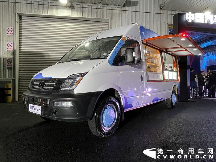 【第一商用車網 原創】“在寬體輕客領域，上汽大通今年的銷量目標是7萬-8萬輛?！鄙掀笸偨浝硗跞鸾赵谏掀笸∕AXUS寬體輕客“四車齊發”的媒體會上透露道。