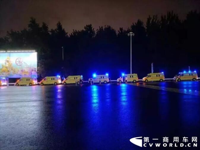 改制交付僅用1天！上汽大通負壓救護車馳援南京6.jpg