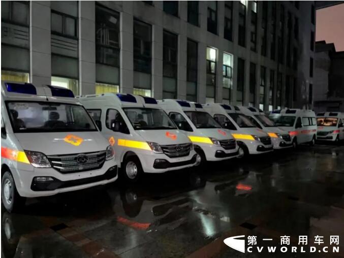 改制交付僅用1天！上汽大通負壓救護車馳援南京9.jpg