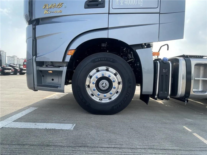 載重限制、運價普遍偏低的行業大背景下，輕量化成為卡友們在選車時看中的優勢之一。接下來，發哥就給大家講講江淮跨越K7是如何做到極致輕量化的。