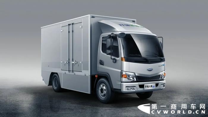 【第一商用車網(wǎng) 原創(chuàng)】國內(nèi)輕卡行業(yè)下半年“跌跌不休”，新能源輕卡細分市場表現(xiàn)究竟如何？