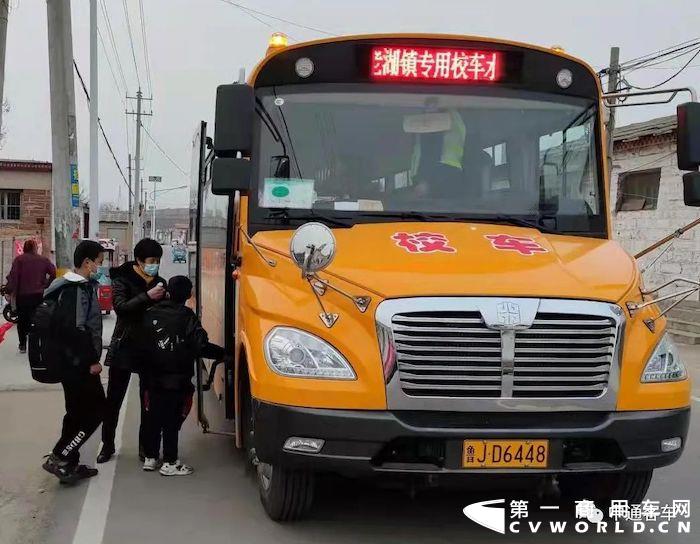 ?孩子是家庭的希望，民族的未來，營造安全的出行環(huán)境需要整個社會的共同努力，也是中通客車不變的追求和目標(biāo)。