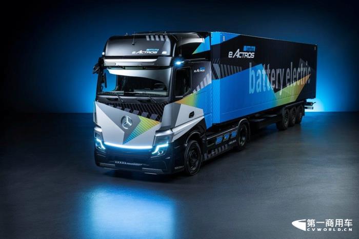 圖3 梅賽德斯-奔馳eActros LongHaul純電動長途重卡成為本屆IAA的矚目亮點(diǎn).jpg