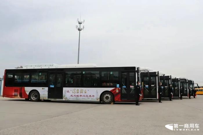 揚時代新風 享零碳之旅 中車“清廉之風”主題公交上線煙臺6.jpg