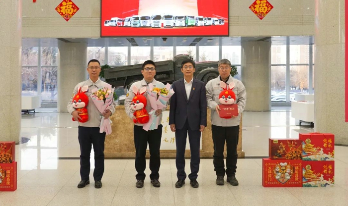 一汽解放領導班子成員開展春節走訪慰問4.jpg