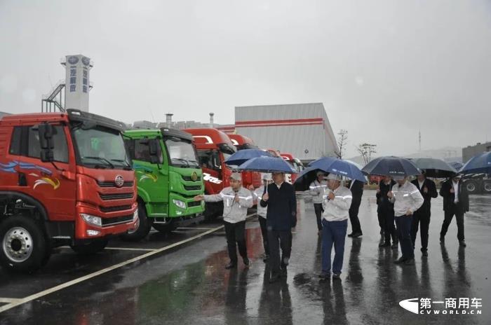 李勝到青島整車事業部柳州廠調研3.jpg