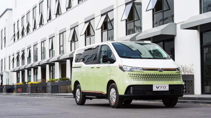 上汽大通MAXUS“新生代跨界車”V70新途開啟預售，精英版預售價14.88萬元起3.png