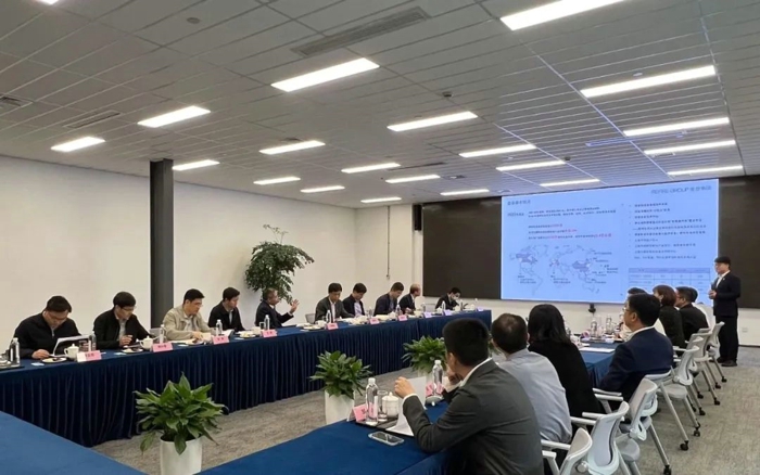 國家工信部副部長辛國斌一行調研重塑集團5.jpg