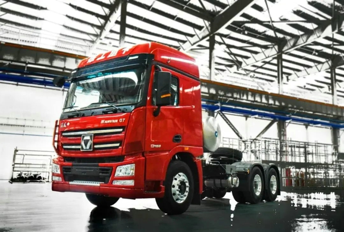 徐工漢風LNG牽引車1.jpg