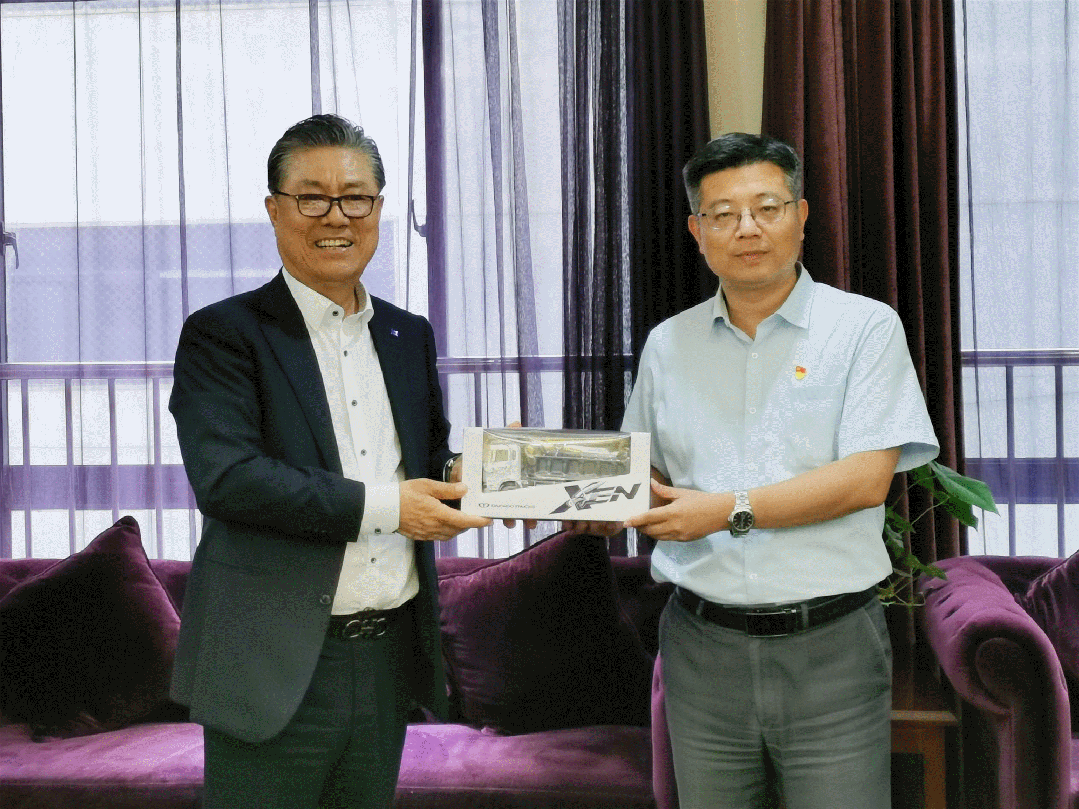 韓國塔塔大宇商用車公司客人訪問法士特.gif