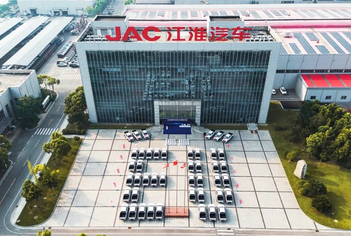 首批電動皮卡出口泰國，江淮汽車全面發(fā)力國際市場1.jpg