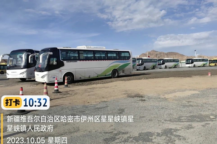 4100公里 自駕交付——創維汽車跨越千里 奔赴昌吉公交3.jpg