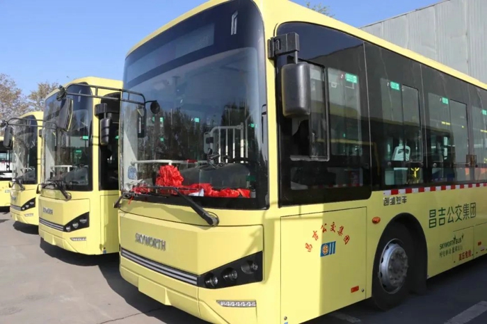 4100公里 自駕交付——創維汽車跨越千里 奔赴昌吉公交5.jpg