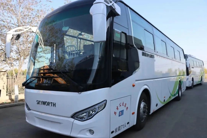 4100公里 自駕交付——創維汽車跨越千里 奔赴昌吉公交8.jpg