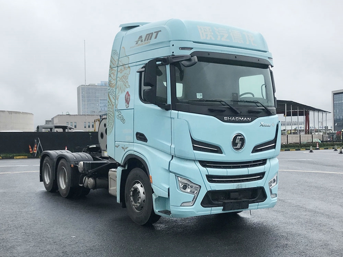 陜汽德龍天然氣牽引車.jpg