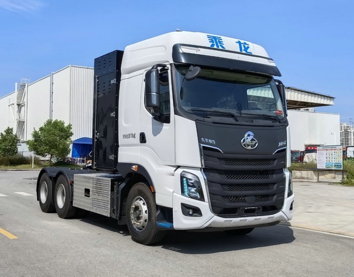 乘龍燃料電池半掛牽引車(chē).jpg