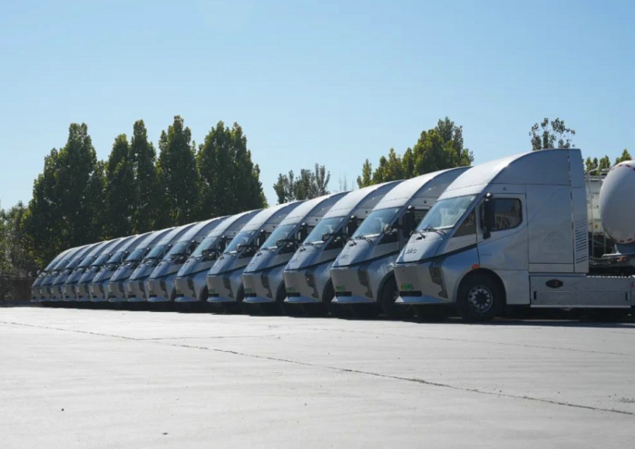 江淮.DeepWay深向星辰換電式純電動(dòng)牽引車(chē).jpg