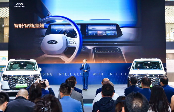 江淮瑞風RF8廣州車展開啟預售10.png