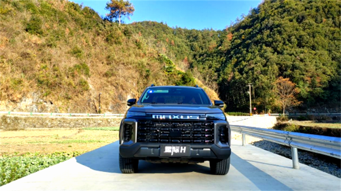 改-【第一商用車】13.68萬起售 2.0T+豪華內(nèi)飾+全能底盤 星際皮卡試駕體驗如何？364.png