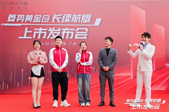 雅思組合、小剛、小怡.jpg