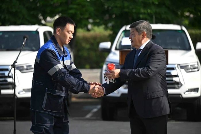 江淮皮卡批量交付吉爾吉斯斯坦國家電網4.jpg