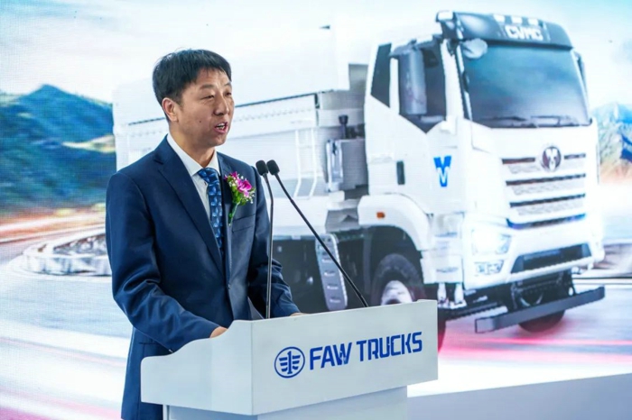 一汽解放與中交車輛聯名品牌新品亮相北京商用車展3.jpg