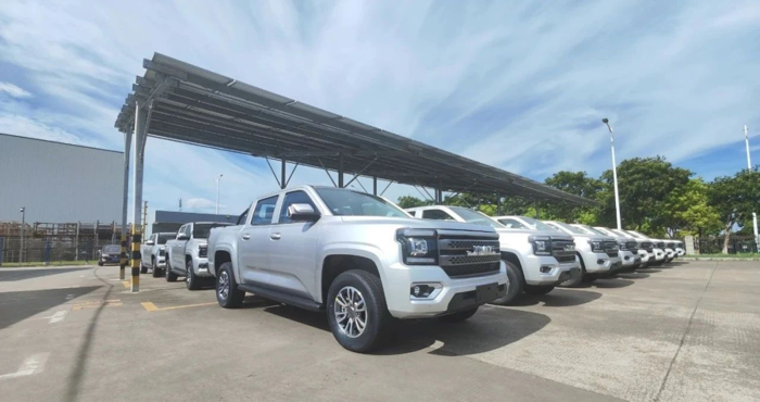 首批24臺江鈴大道皮卡出口巴林發車2.png