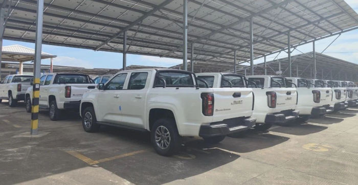 首批24臺江鈴大道皮卡出口巴林發車3.png