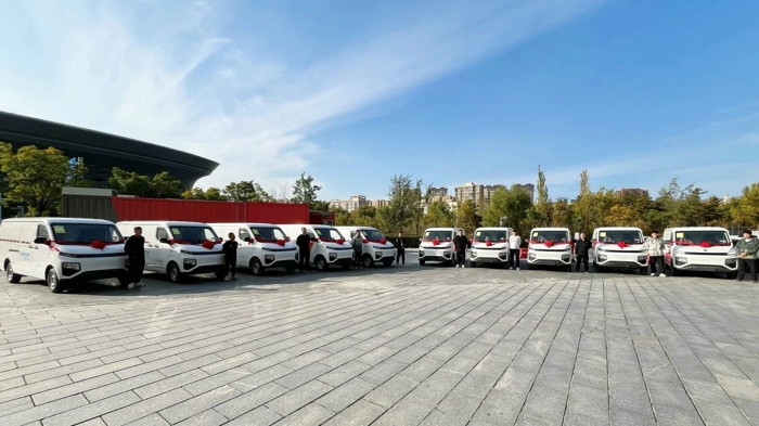 首批星享V6E換電版成功交付，遠程新能源商用車深入內蒙古市場2.jpg